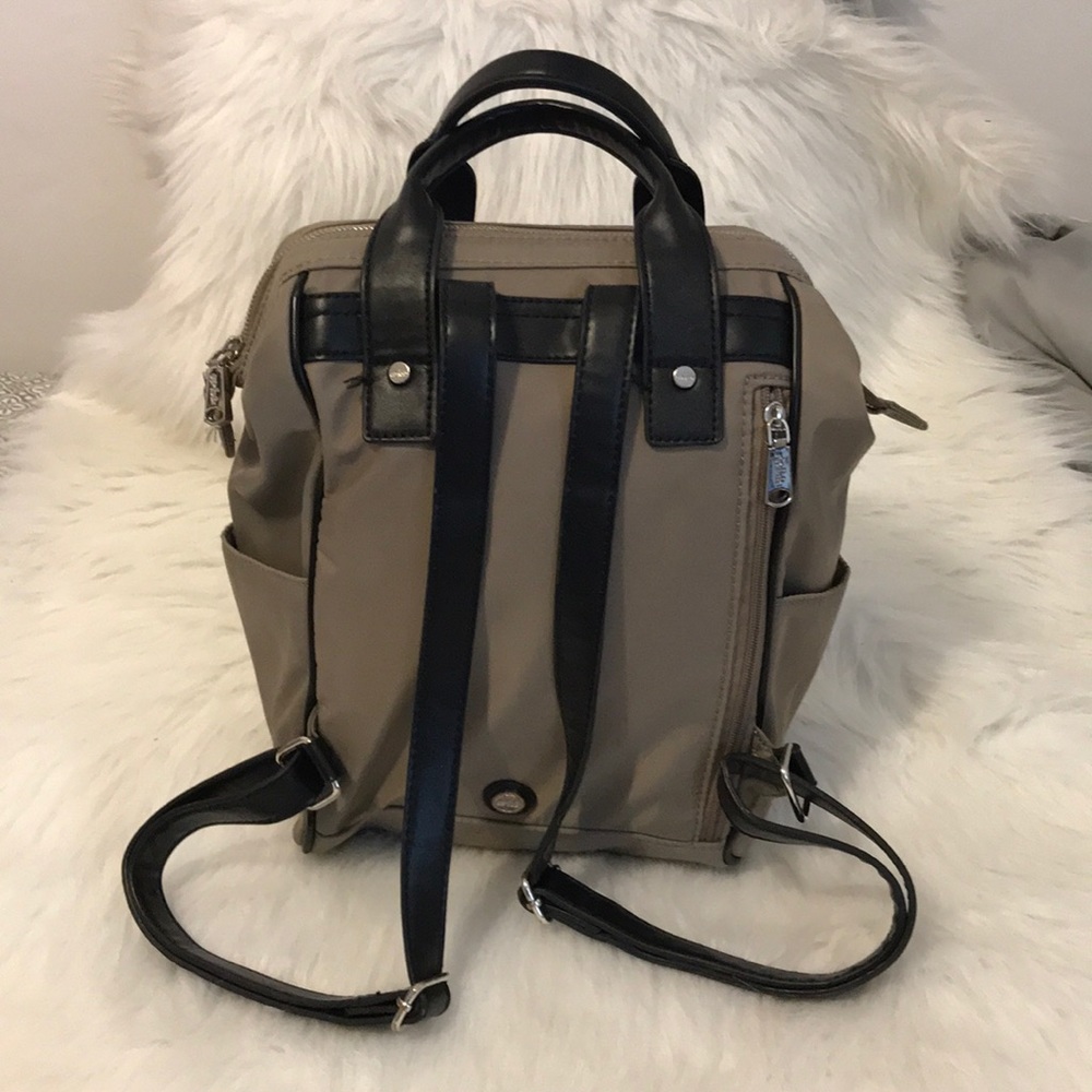 Backpack - Picture 2 of 8